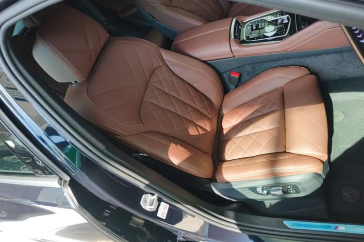 Used BMW X6 2023 xDrive40i M Sport Package Right Front Seat