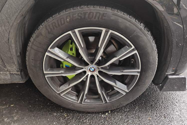 Used BMW X6 2023 xDrive30i M Sport Package Right Front Wheel Hub