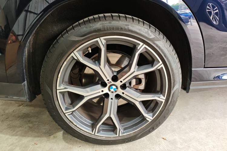 Used BMW X6 2023 xDrive40i M Sport Package Right Rear Wheel Hub