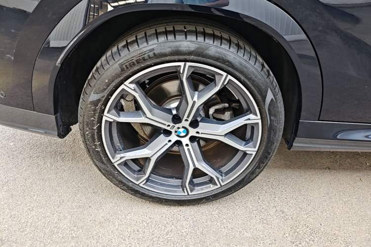 Used BMW X6 2023 xDrive40i M Sport Package Right Rear Wheel Hub