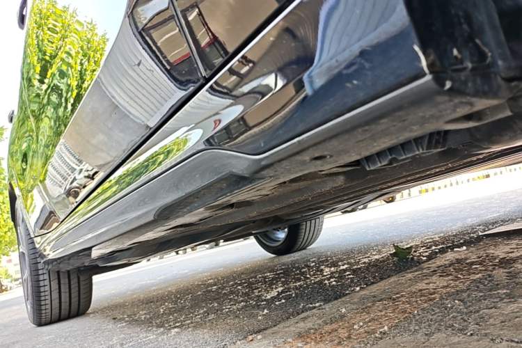 Used BMW X6 2023 xDrive40i M Sport Package Right Side Sill
