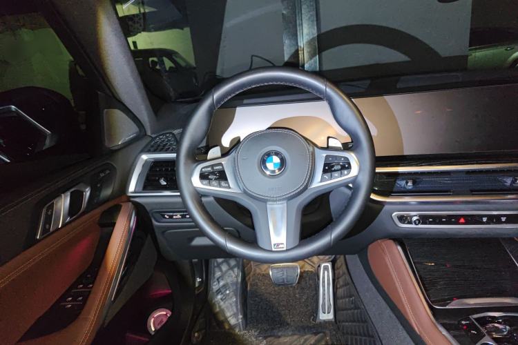 Used BMW X6 2023 xDrive40i M Sport Package Steering Wheel