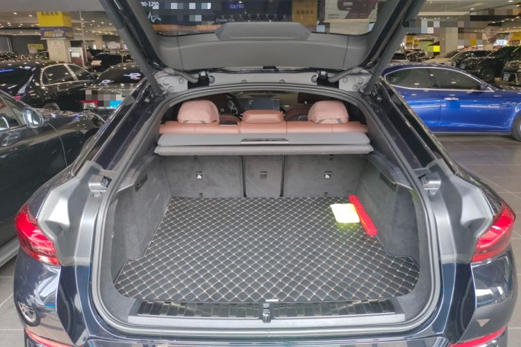 Used BMW X6 2023 xDrive40i Luxury Model with M Sport Package Trunk
