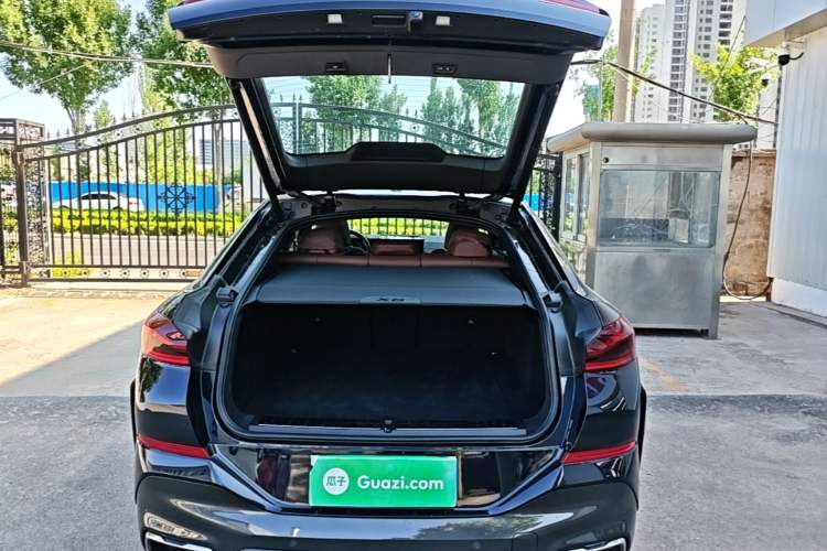 Used BMW X6 2023 xDrive40i M Sport Package Trunk