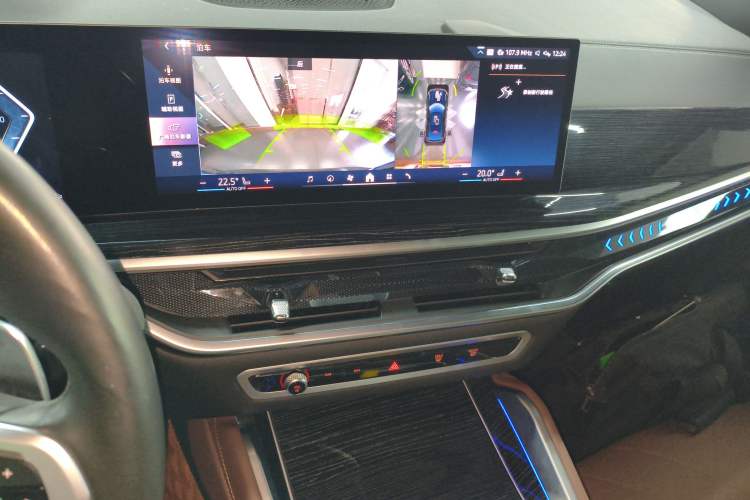 Used BMW X6 2023 xDrive40i Luxury Model with M Sport Package Audio And AC Panel