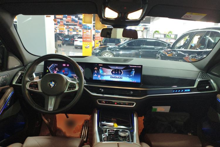 Used BMW X6 2023 xDrive40i Luxury Model with M Sport Package Center Console