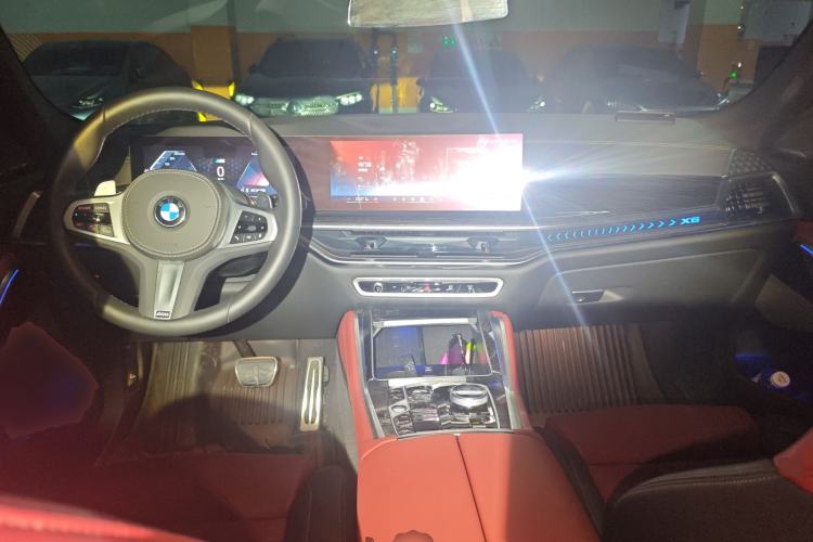 Used BMW X6 2023 xDrive40i M Sport Package Center Console