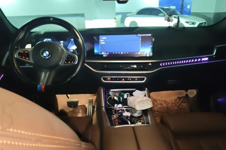 Used BMW X6 2023 xDrive30i M Sport Package Center Console