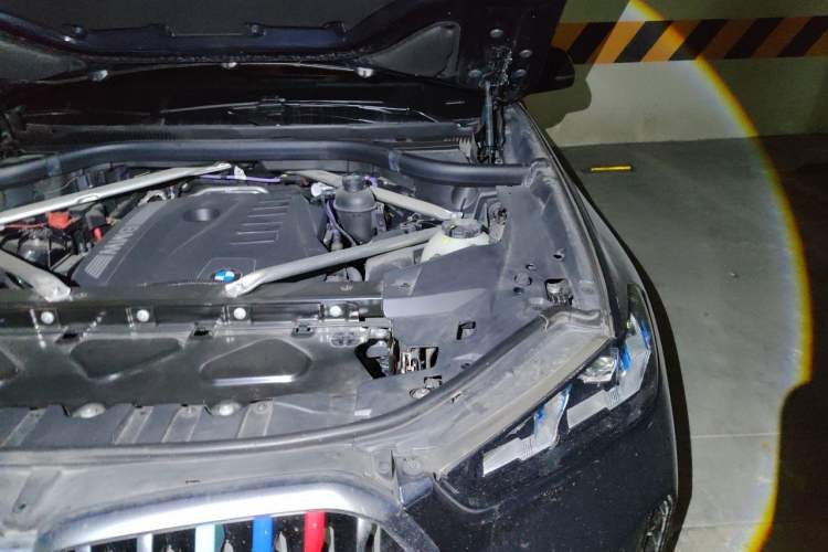 Used BMW X6 2023 xDrive40i Luxury Model with M Sport Package Engine Bay Left