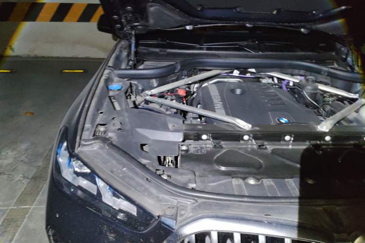 Used BMW X6 2023 xDrive40i Luxury Model with M Sport Package Engine Bay Right