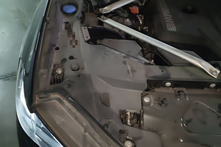 Used BMW X6 2023 xDrive30i M Sport Package Engine Bay Right