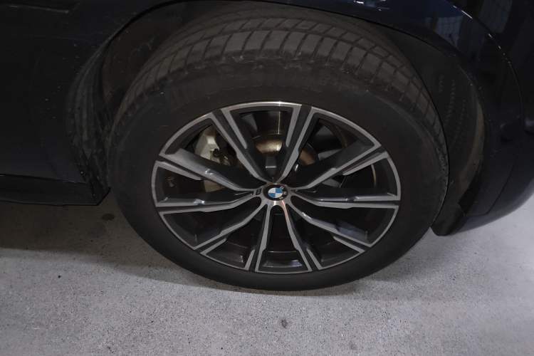 Used BMW X6 2023 xDrive30i M Sport Package Exterior 7