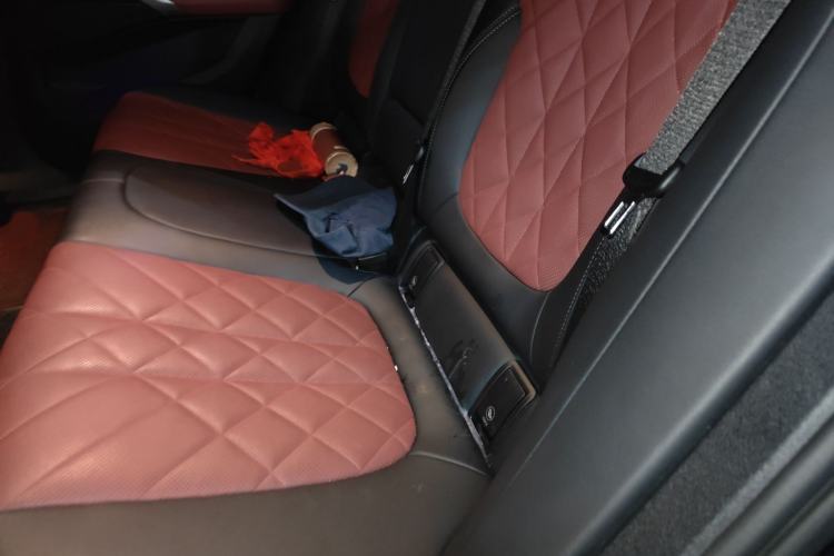 Used BMW X6 2023 xDrive30i M Sport Package Interior 4