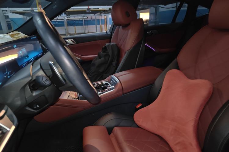 Used BMW X6 2023 xDrive30i M Sport Package Left Front Seat