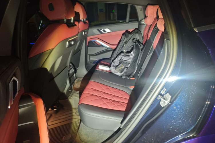 Used BMW X6 2023 xDrive40i M Sport Package Left Rear Seat