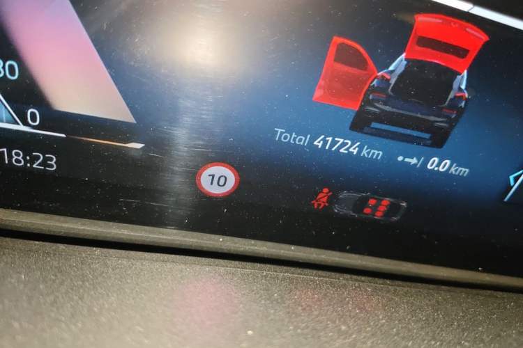 Used BMW X6 2023 xDrive30i M Sport Package Odometer Close Up