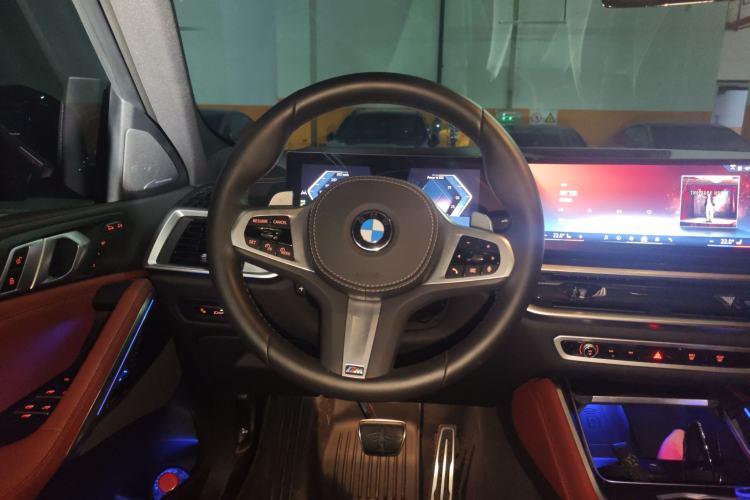 Used BMW X6 2023 xDrive40i M Sport Package Steering Wheel