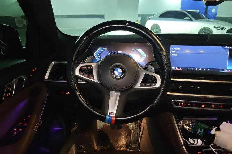 Used BMW X6 2023 xDrive30i M Sport Package Steering Wheel