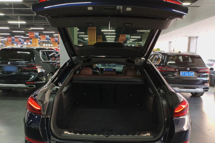 Used BMW X6 2023 xDrive40i Luxury Model with M Sport Package Trunk