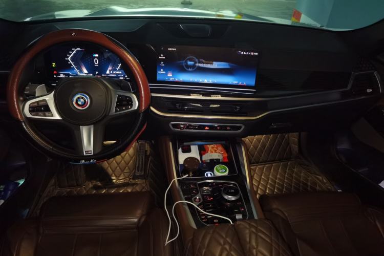 Used BMW X6 2023 xDrive40i M Sport Package Center Console