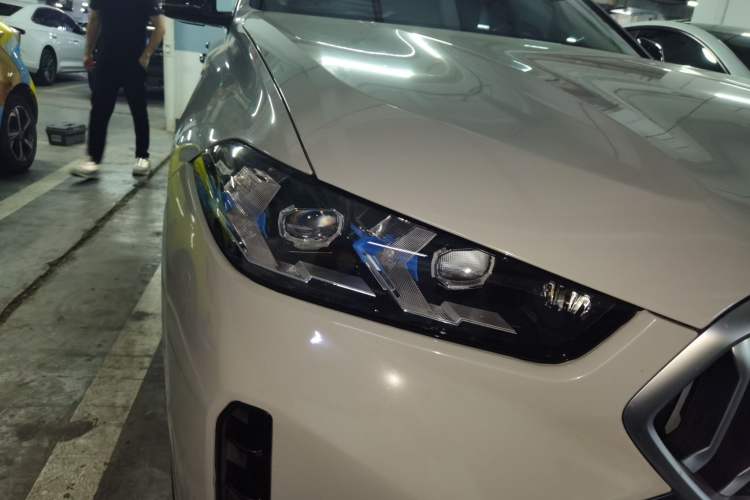 Used BMW X6 2023 xDrive40i M Sport Package Right Front Headlight