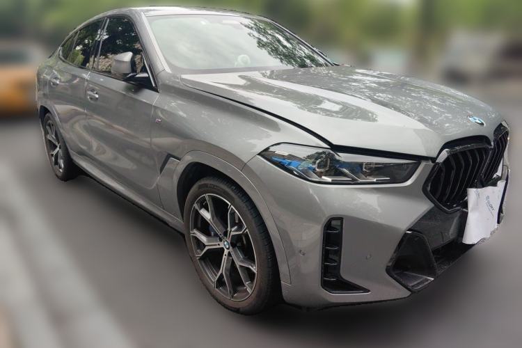 Used BMW X6 2023 xDrive40i Luxury Model with M Sport Package Front Right 45 Deg