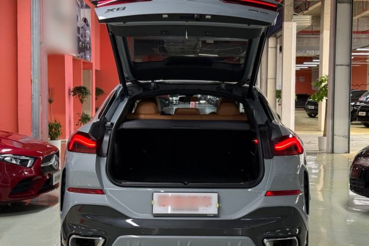 Used BMW X6 2023 xDrive30i M Sport Package Interior 10