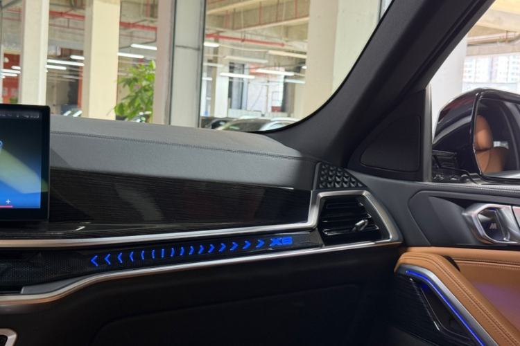 Used BMW X6 2023 xDrive30i M Sport Package Interior 11