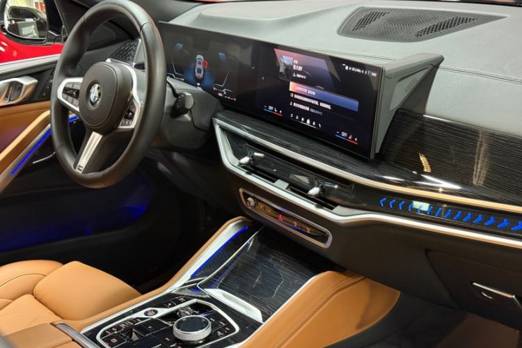 Used BMW X6 2023 xDrive30i M Sport Package Interior 3