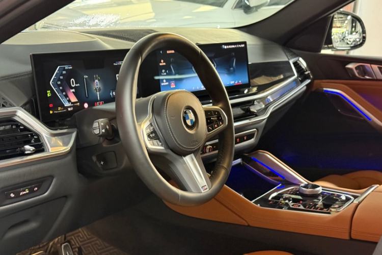 Used BMW X6 2023 xDrive30i M Sport Package Interior 8