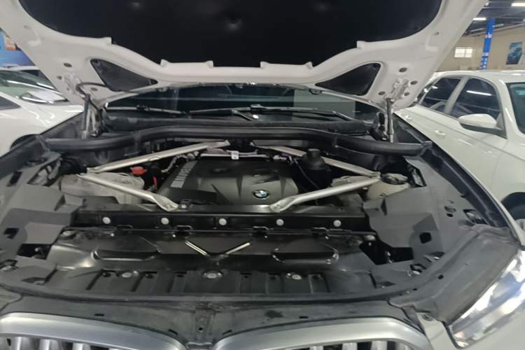 Used BMW X6 2023 xDrive30i M Sport Package Engine Bay