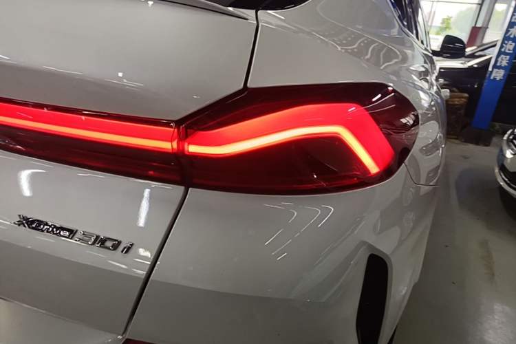 Used BMW X6 2023 xDrive30i M Sport Package Exterior 3