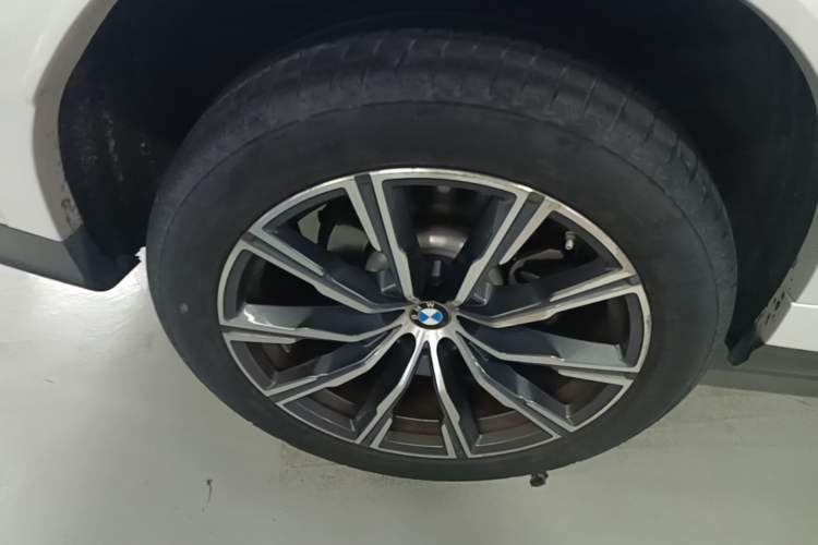 Used BMW X6 2023 xDrive30i M Sport Package Exterior 5