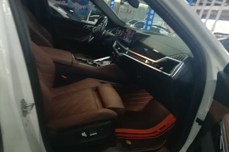 Used BMW X6 2023 xDrive30i M Sport Package Right Front Seat