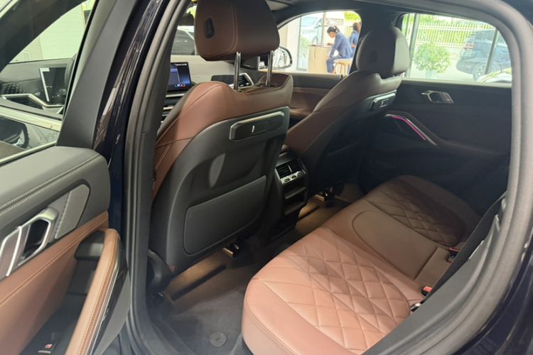 Used BMW X6 2026 Model xDrive40i M Sport Package Interior 3