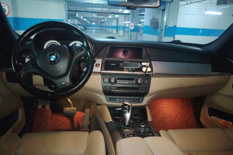 Used BMW X6 M 2010 X6 M Center Console