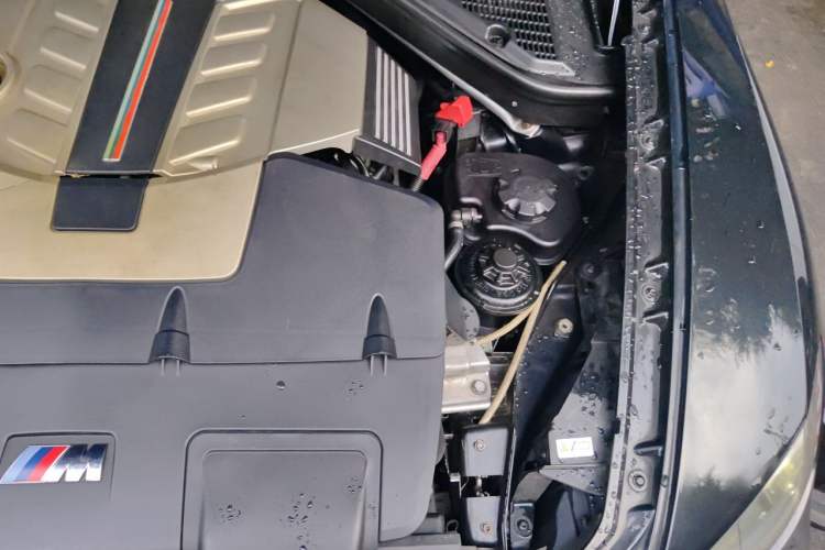 Used BMW X6 M 2010 X6 M Engine Bay Left