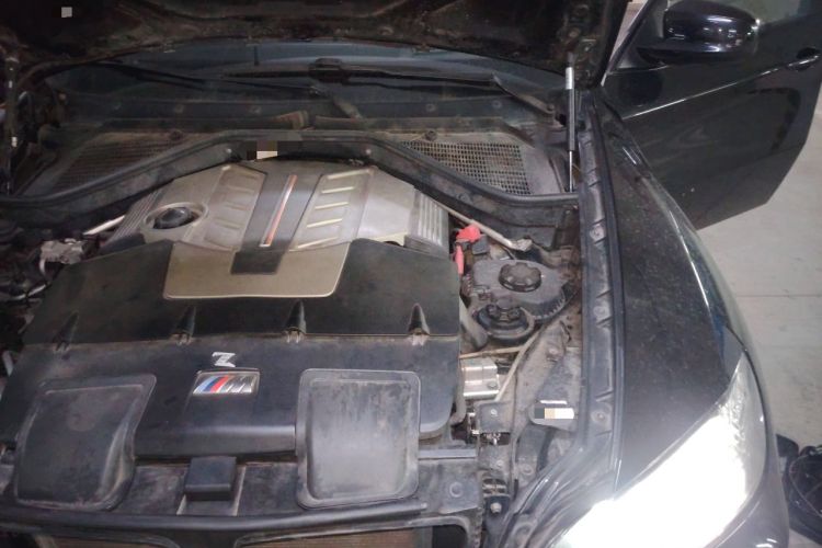 Used BMW X6 M 2010 X6 M Engine Bay Left