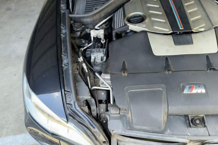 Used BMW X6 M 2010 X6 M Engine Bay Right