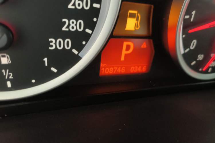 Used BMW X6 M 2010 X6 M Odometer Close Up