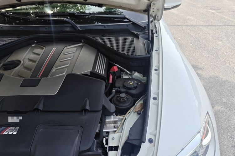 Used BMW X6 M 2013 X6 M Engine Bay Left