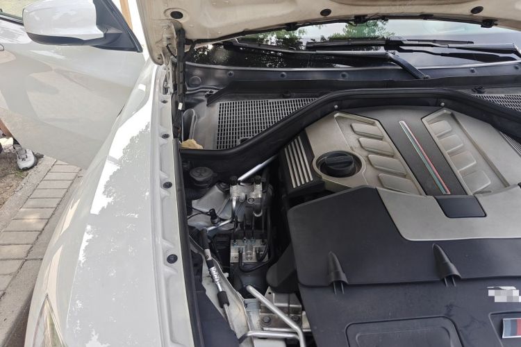 Used BMW X6 M 2013 X6 M Engine Bay Right