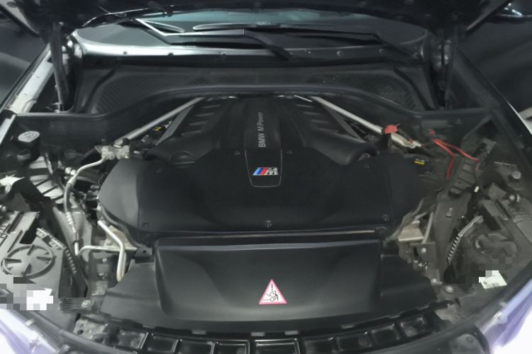 Used BMW X6 M 2015 X6 M Engine Bay
