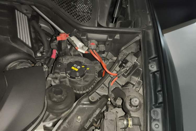 Used BMW X6 M 2015 X6 M Engine Bay Left