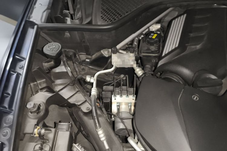 Used BMW X6 M 2015 X6 M Engine Bay Right
