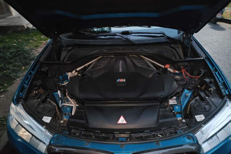 Used BMW X6 M 2015 X6 M Engine Bay