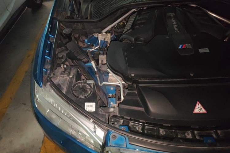 Used BMW X6 M  Engine Bay Right