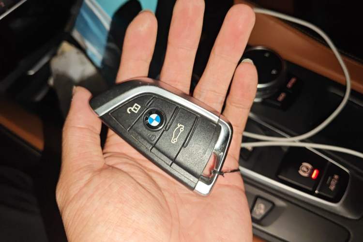 Used BMW X6 M  Vehicle Key