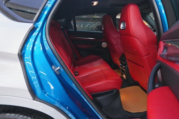 Used BMW X6 M 2015 X6 M Interior 3