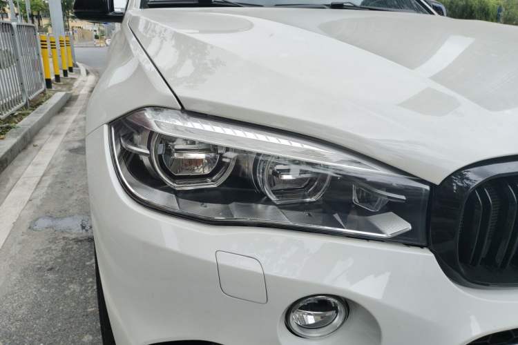Used BMW X6 M 2015 X6 M Right Front Headlight